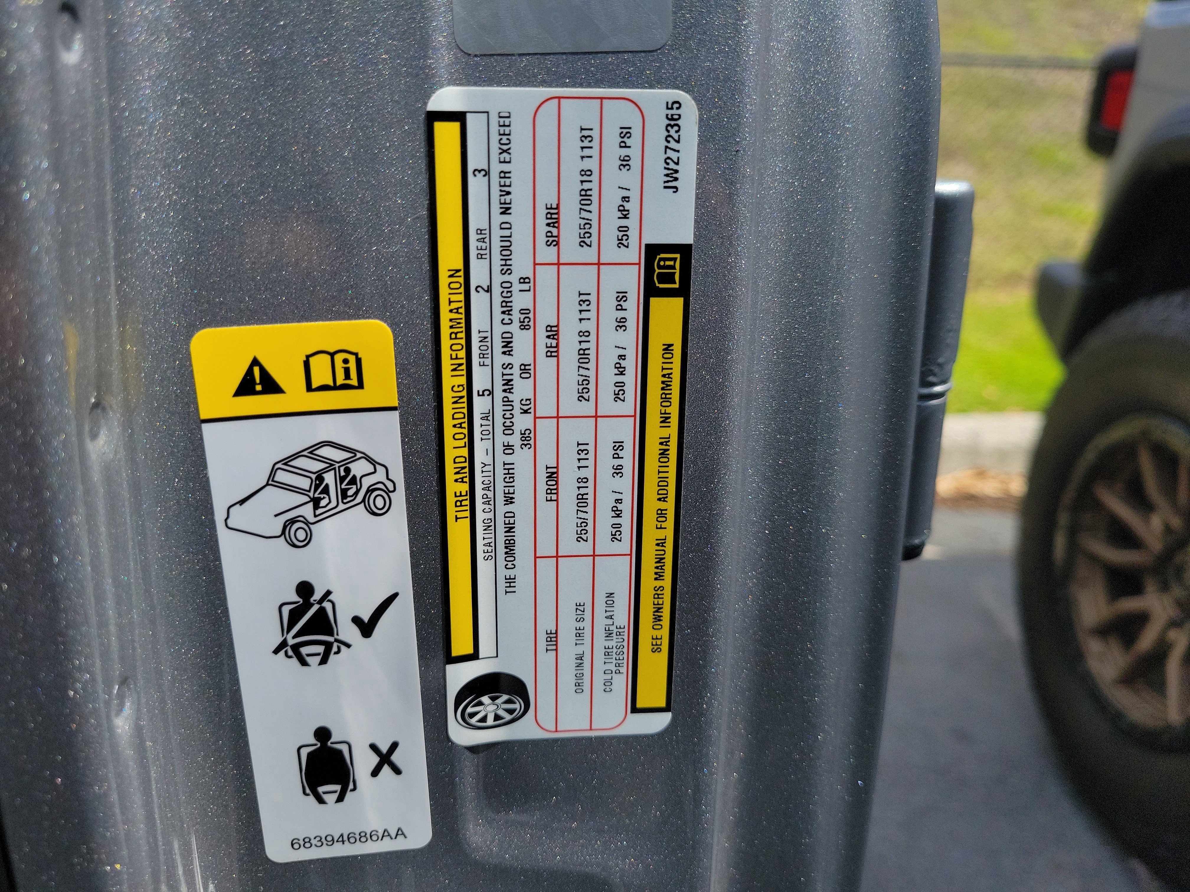 Used 2018 Jeep Wrangler Unlimited Sahara image 30