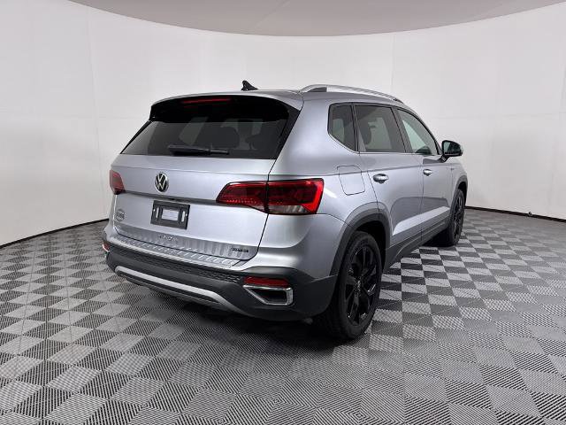 Used 2023 Volkswagen Taos SE image 4