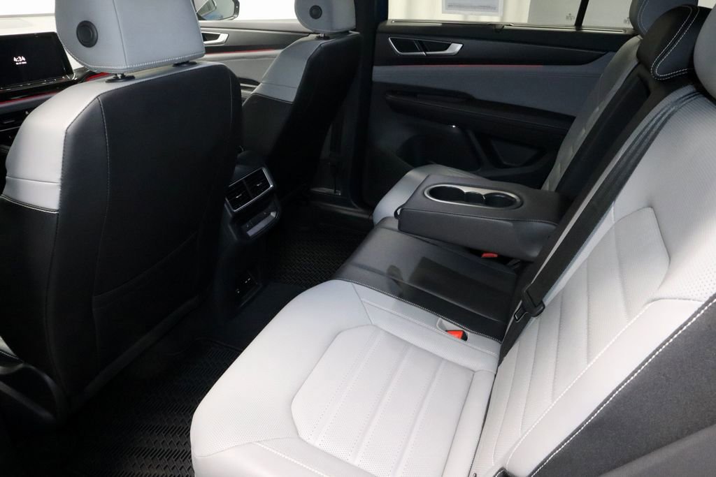 Used 2025 Volkswagen Atlas Cross Sport SEL R-Line AWD/4WD image 21