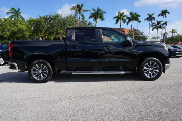 Used 2024 Chevrolet Silverado 1500 LT AWD/4WD image 16