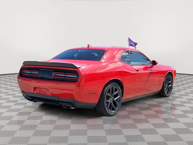 Used 2022 Dodge Challenger R/T RWD image 5