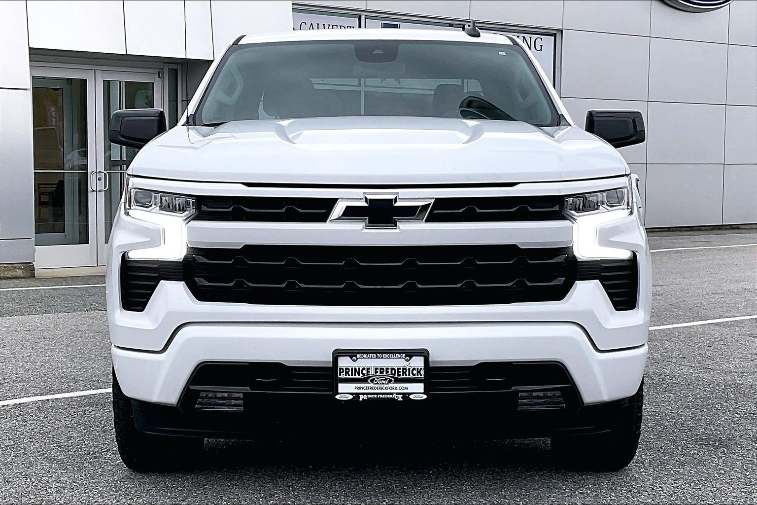 Used 2024 Chevrolet Silverado 1500 RST w/ Z71 Off-Road Package AWD/4WD image 2
