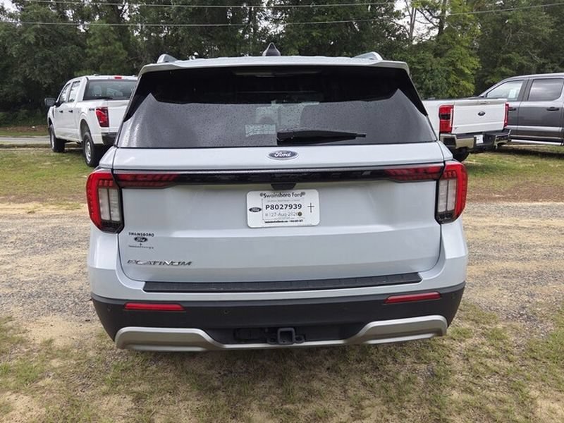 Certified 2025 Ford Explorer Platinum RWD image 12