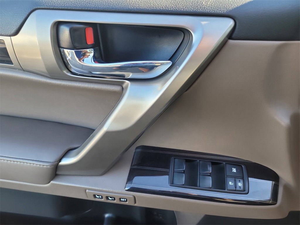 Used 2020 Lexus GX 460 Premium image 14
