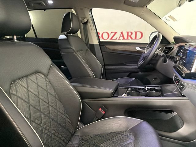 Used 2024 Volkswagen Atlas SEL Premium R-Line AWD/4WD image 16