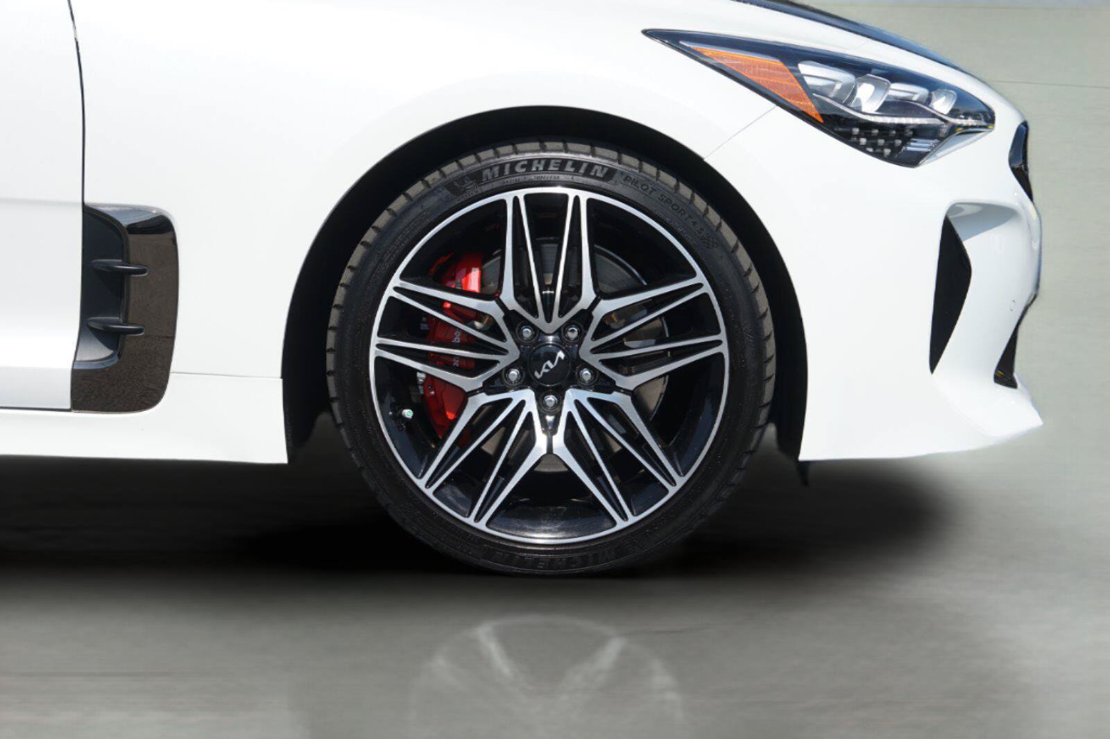 Used 2022 Kia Stinger GT2 w/ Red Interior Color Package RWD image 4