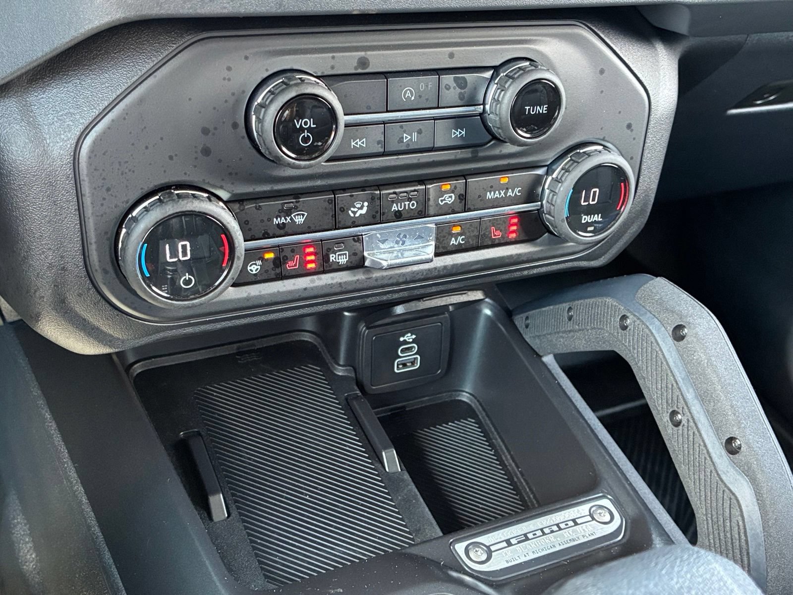 Certified 2026 Ford Bronco Badlands AWD/4WD image 24