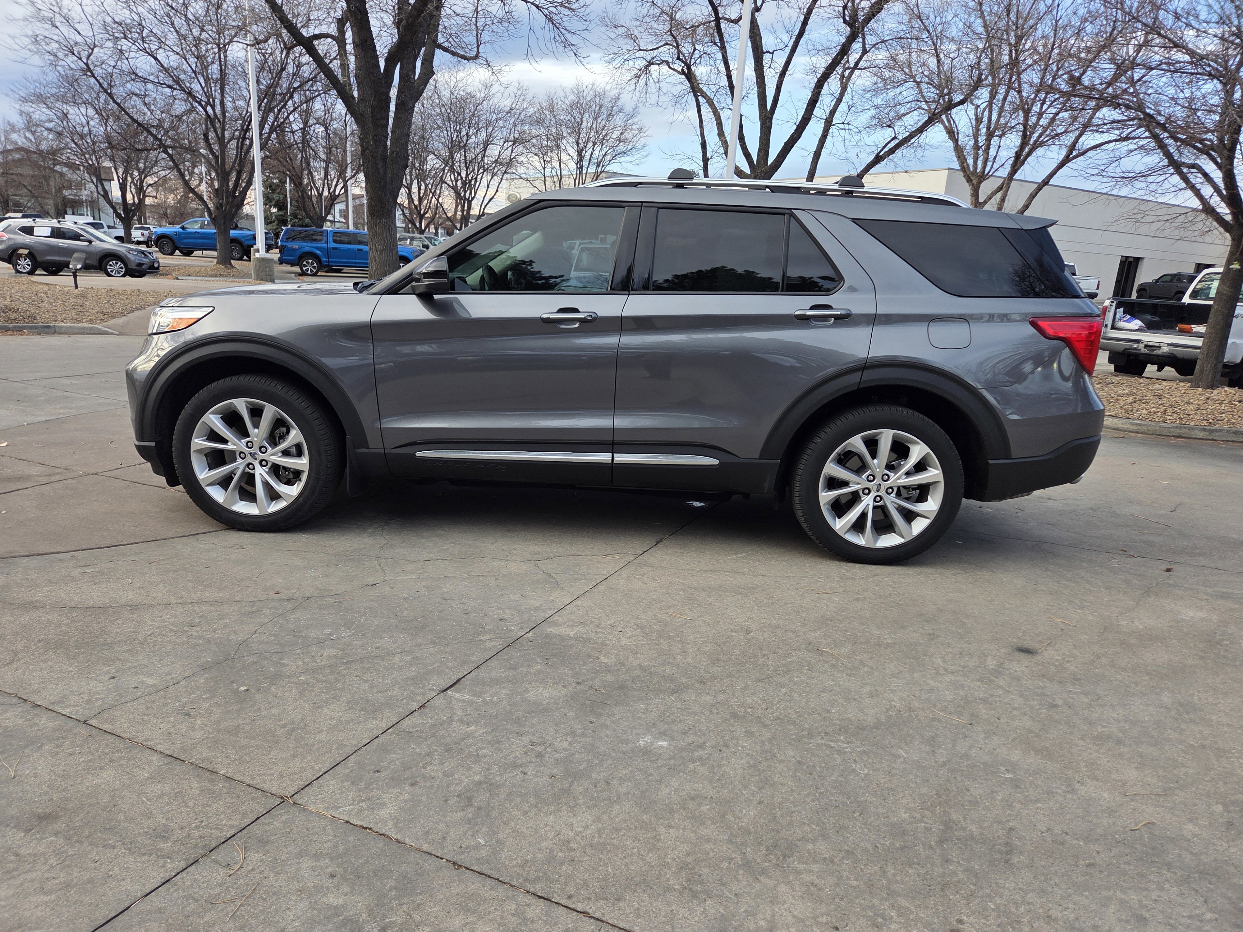 Certified 2022 Ford Explorer Platinum w/ Technology Package image 8