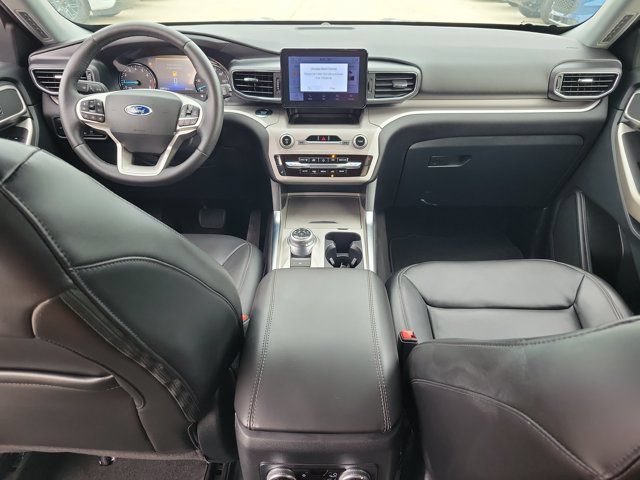 Certified 2023 Ford Explorer XLT w/ Equipment Group 202A RWD image 19