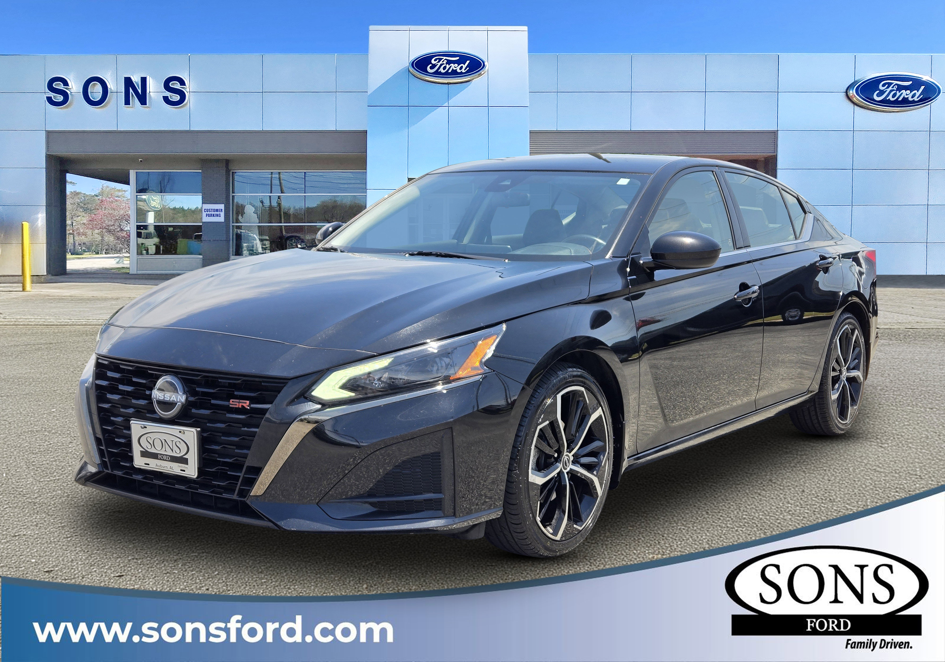 Used 2024 Nissan Altima 2.5 SR FWD image 1