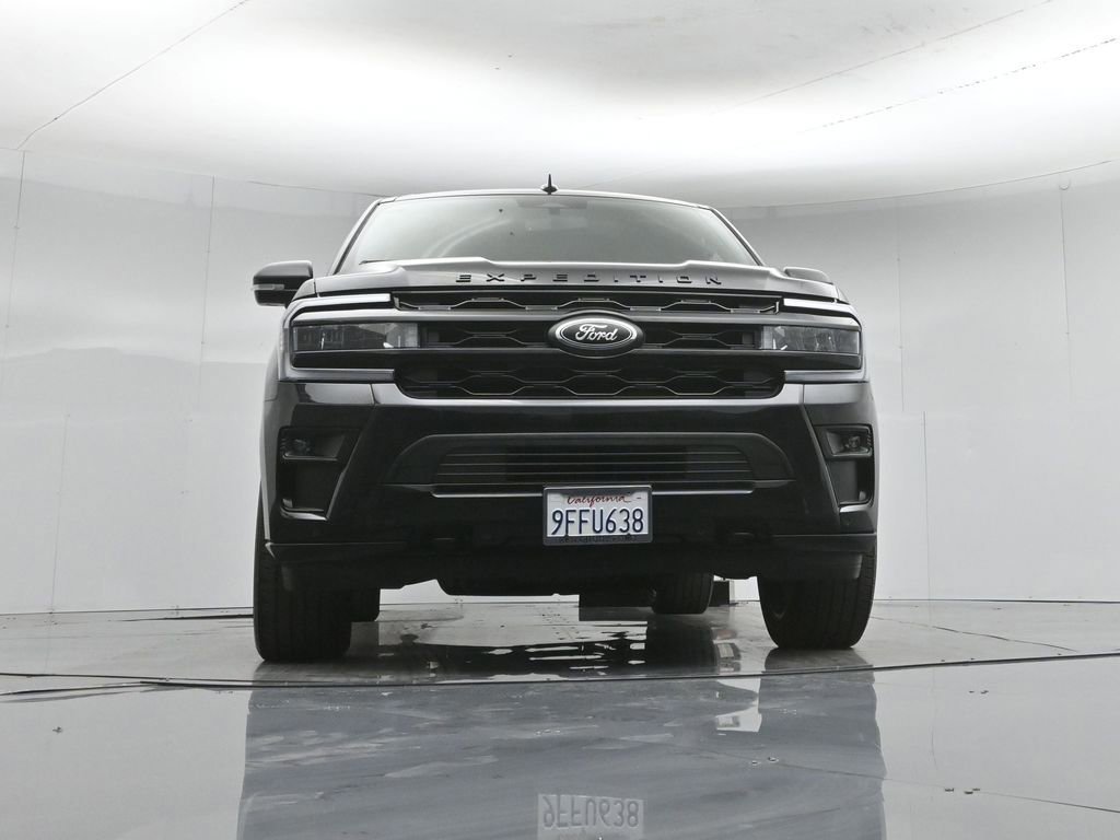 Certified 2023 Ford Expedition Limited image 30