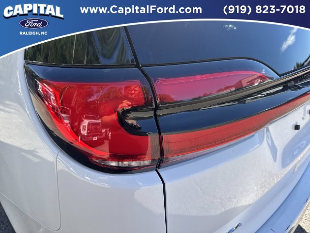 Used 2025 Chrysler Pacifica Select FWD image 15