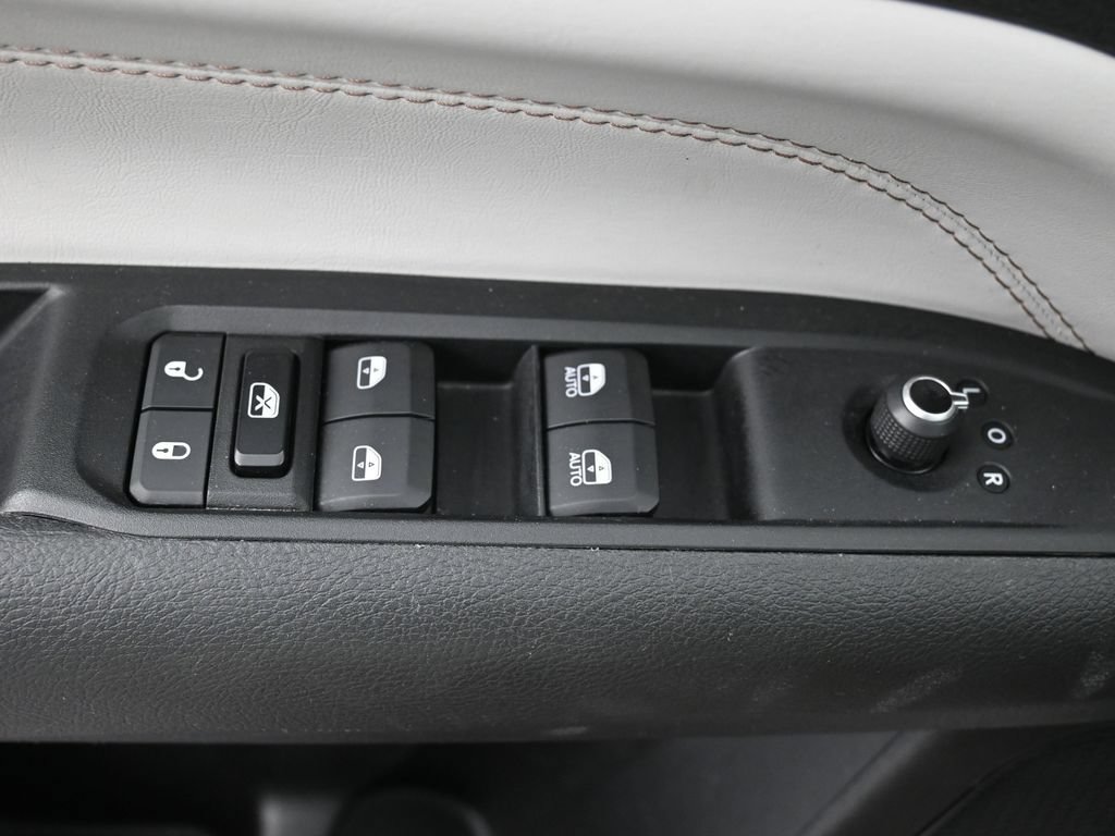 Used 2023 Jeep Compass Limited AWD/4WD image 19