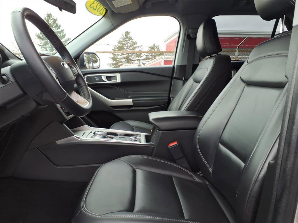 Certified 2023 Ford Explorer XLT w/ Equipment Group 202A image 16
