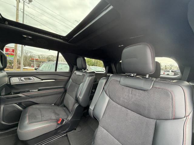 Certified 2025 Ford Explorer ST image 17