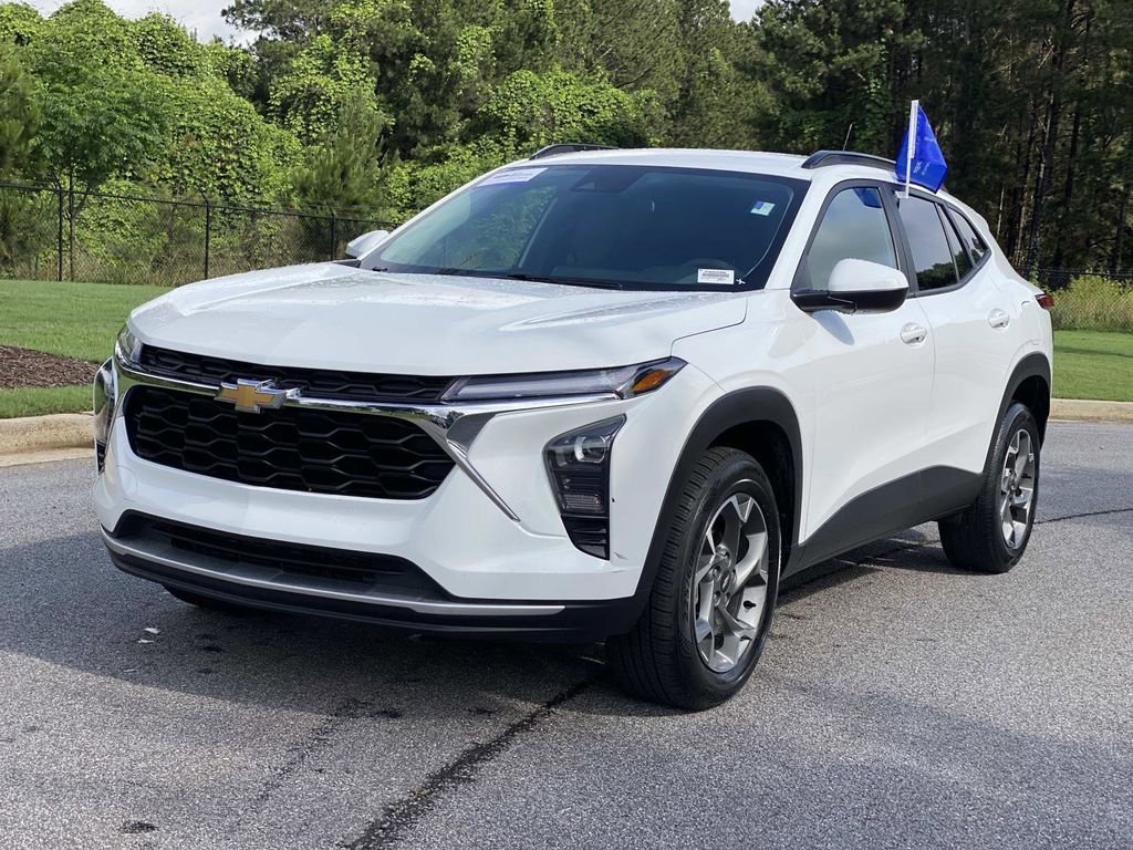 Used 2024 Chevrolet Trax LT FWD image 10