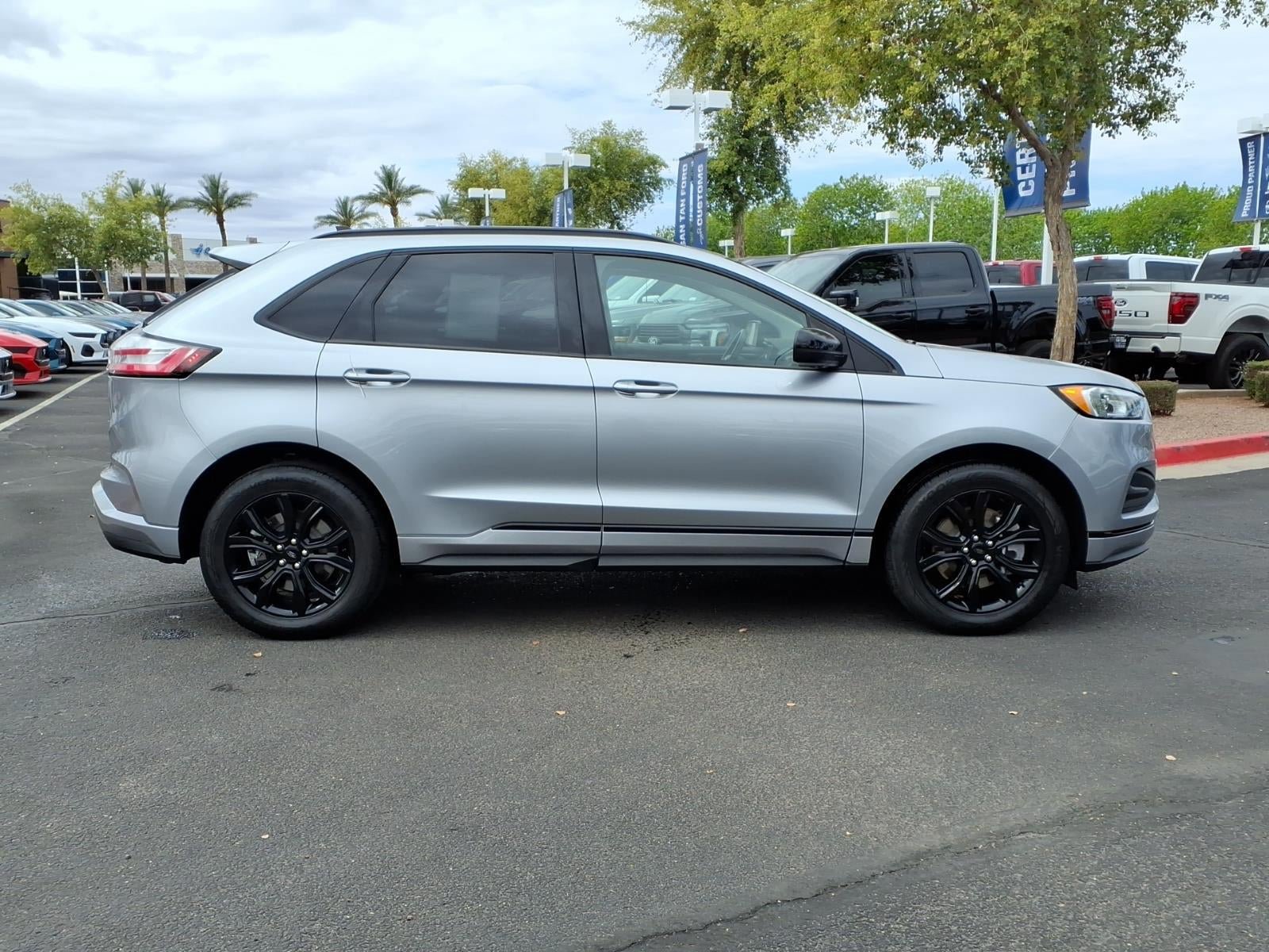 Certified 2022 Ford Edge SE w/ Black Appearance Package image 6