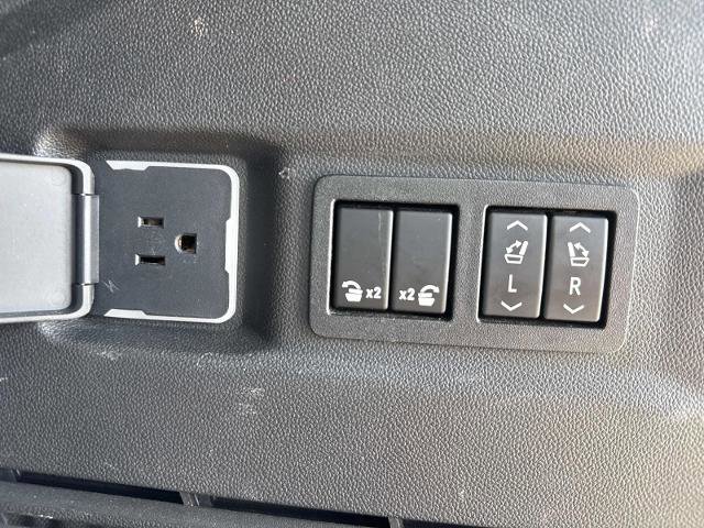 Used 2022 GMC Yukon AT4 w/ Max Trailering Package image 14