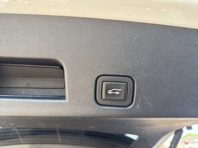 Used 2025 Chevrolet Traverse LT AWD/4WD image 45