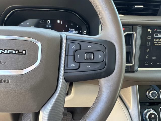Used 2023 GMC Yukon XL Denali AWD/4WD image 25