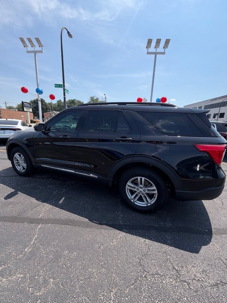 Certified 2022 Ford Explorer XLT w/ Class IV Trailer Tow Package AWD/4WD image 2