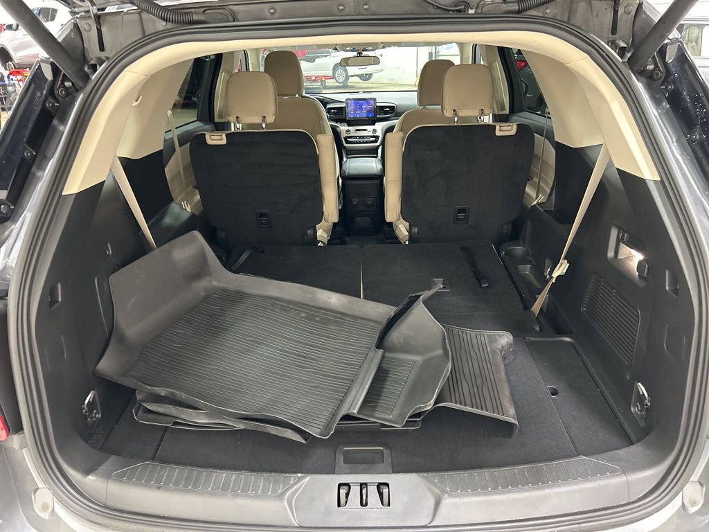 Certified 2024 Ford Explorer XLT w/ Class IV Trailer Tow Package image 28