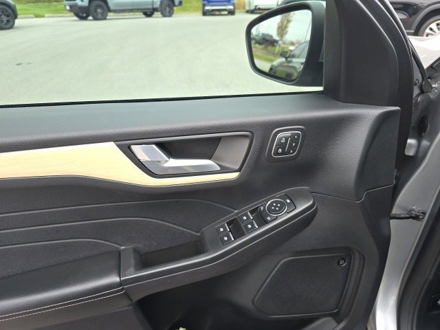 Certified 2022 Ford Escape Titanium w/ Titanium Premium Package image 12