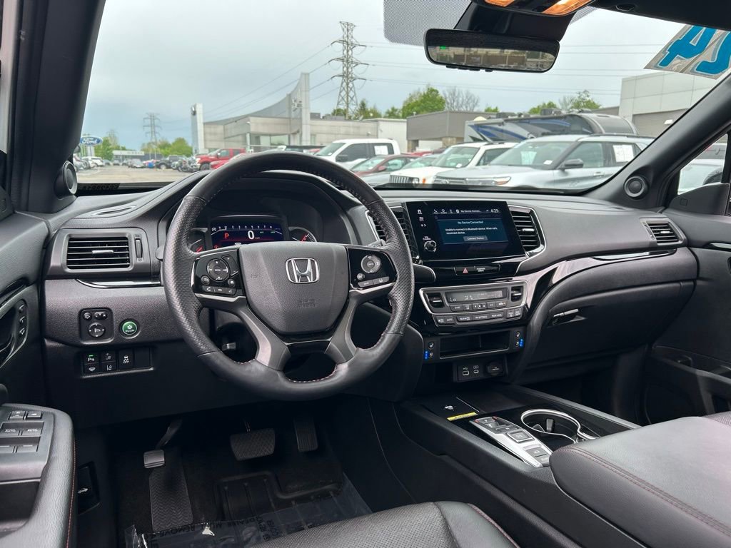Used 2024 Honda Passport Black Edition image 14