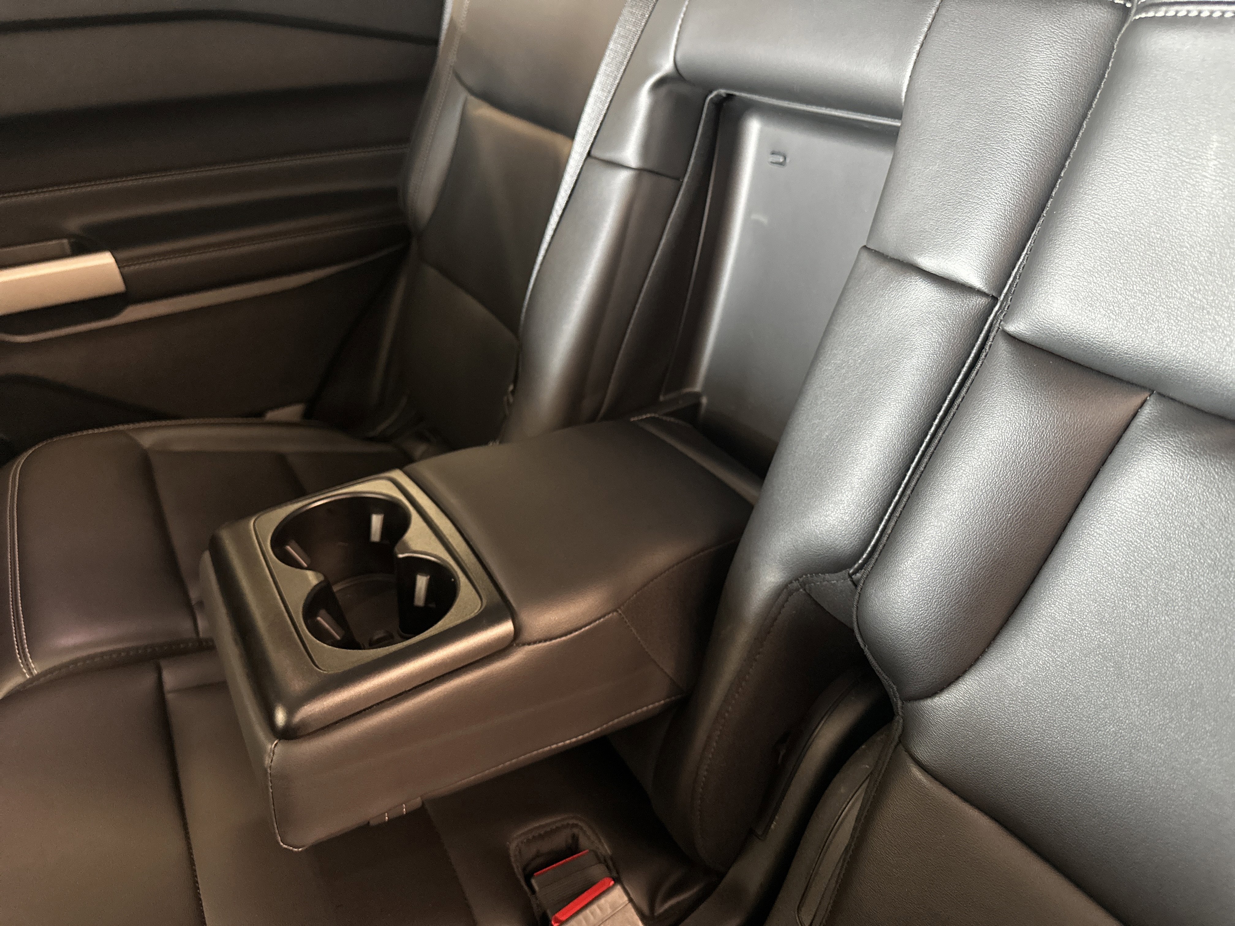 Certified 2022 Ford Explorer XLT w/ Equipment Group 202A image 28