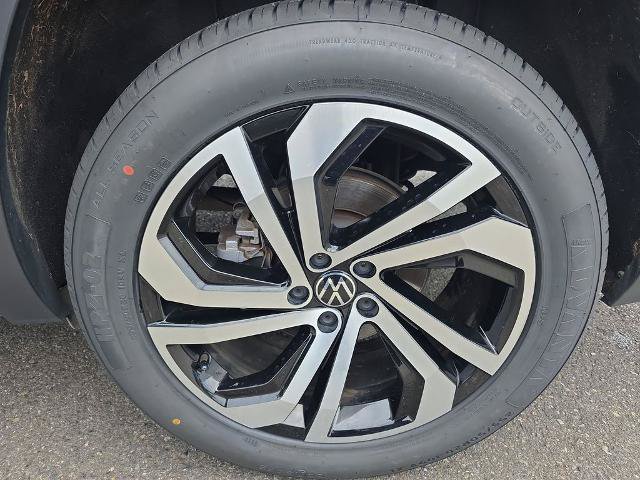 Used 2022 Volkswagen Atlas SEL AWD/4WD image 13