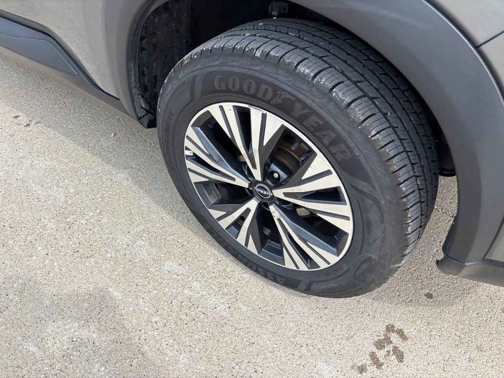 Used 2022 Nissan Rogue SV AWD/4WD image 7