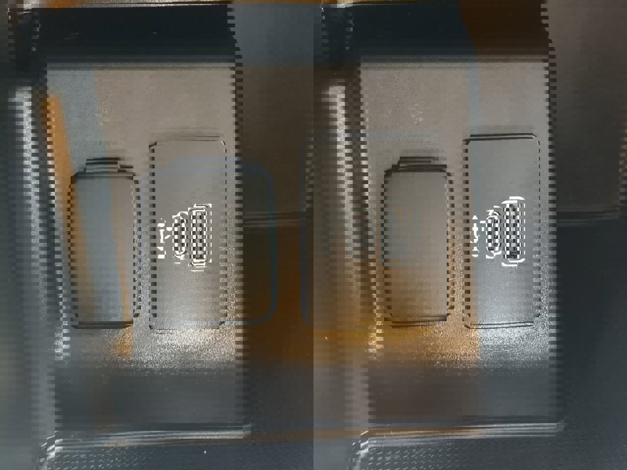 Certified 2025 Ford Explorer Active w/ Active Comfort Package image 20