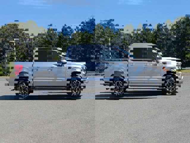 Certified 2022 Ford F150 XLT w/ Equipment Group 302A High image 3