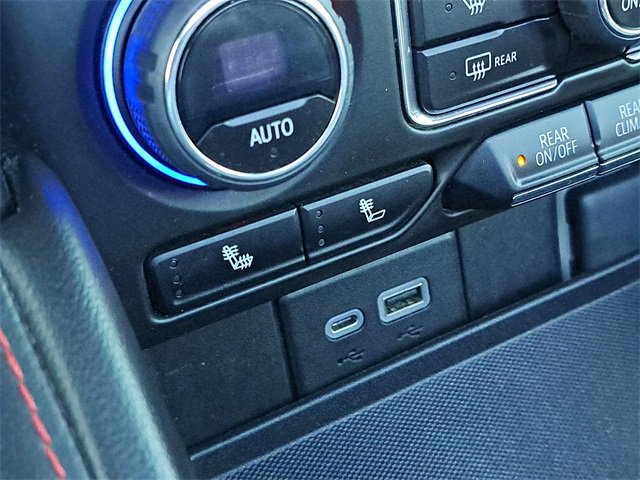 Used 2023 Chevrolet Suburban RST w/ Sport Performance Package image 15