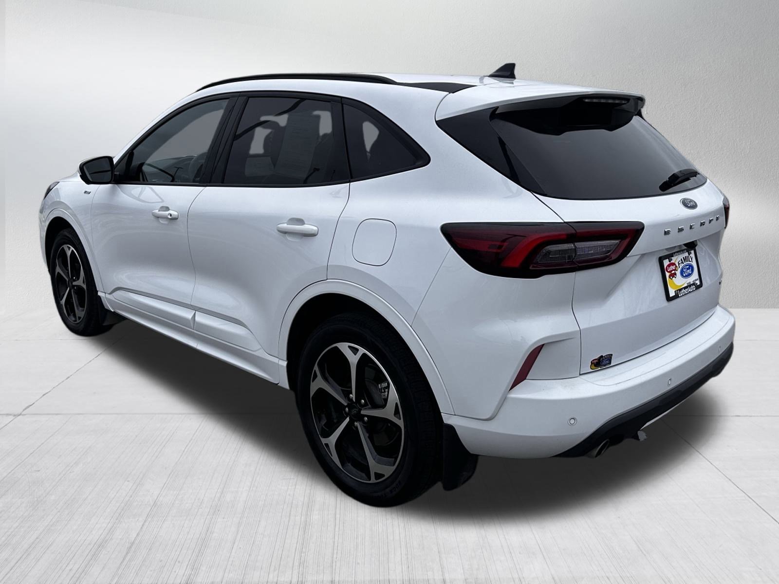 Certified 2023 Ford Escape ST-Line Select w/ Tech Pack #2 image 3