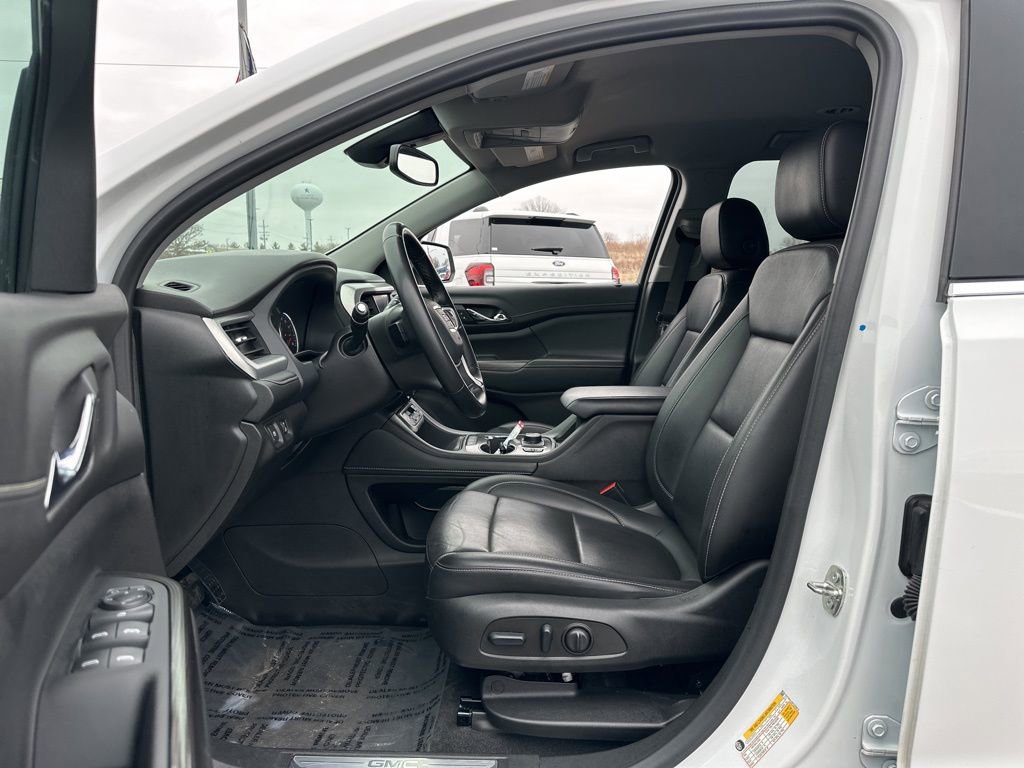 Used 2023 GMC Acadia SLT image 8