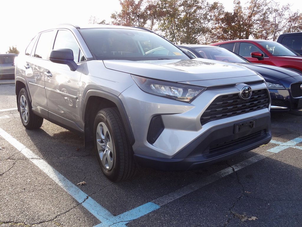 Used 2020 Toyota RAV4 LE image 1