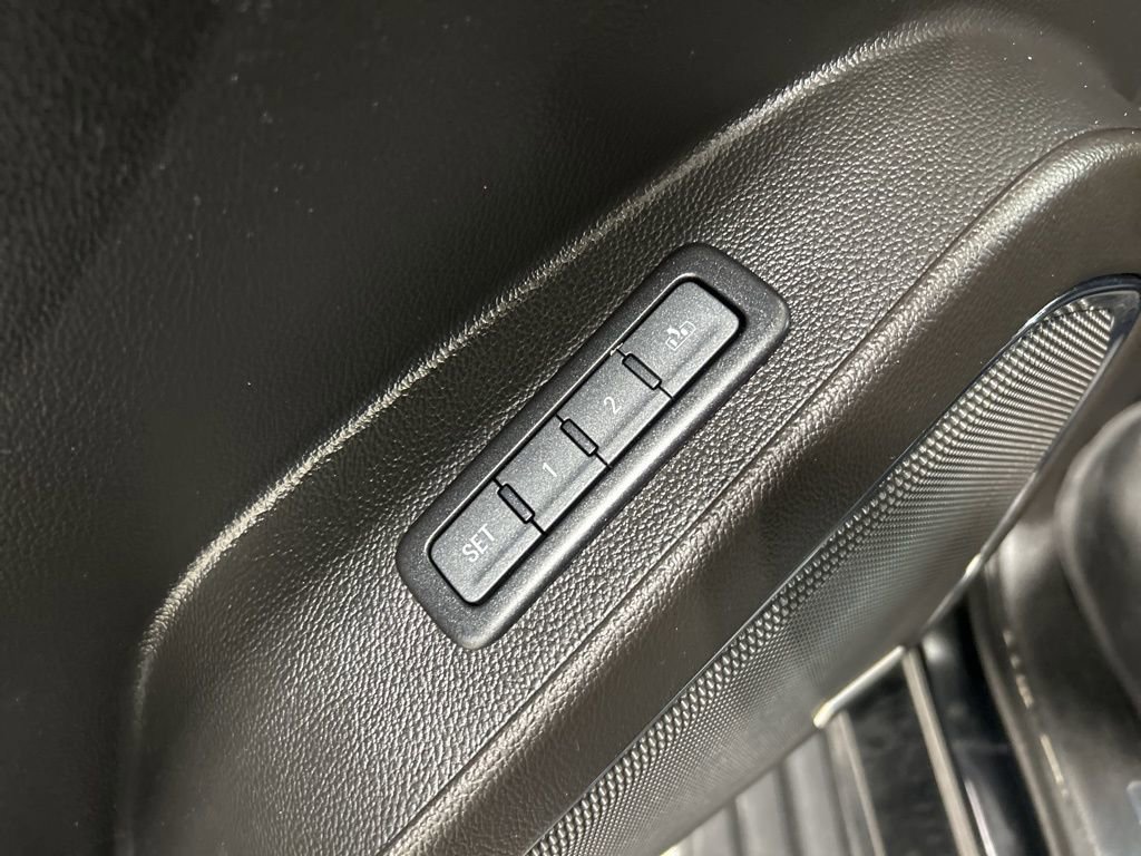 Used 2018 GMC Yukon SLT image 13