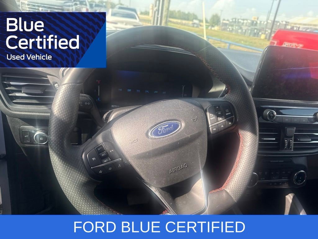 Certified 2025 Ford Escape ST-Line Select AWD/4WD image 9