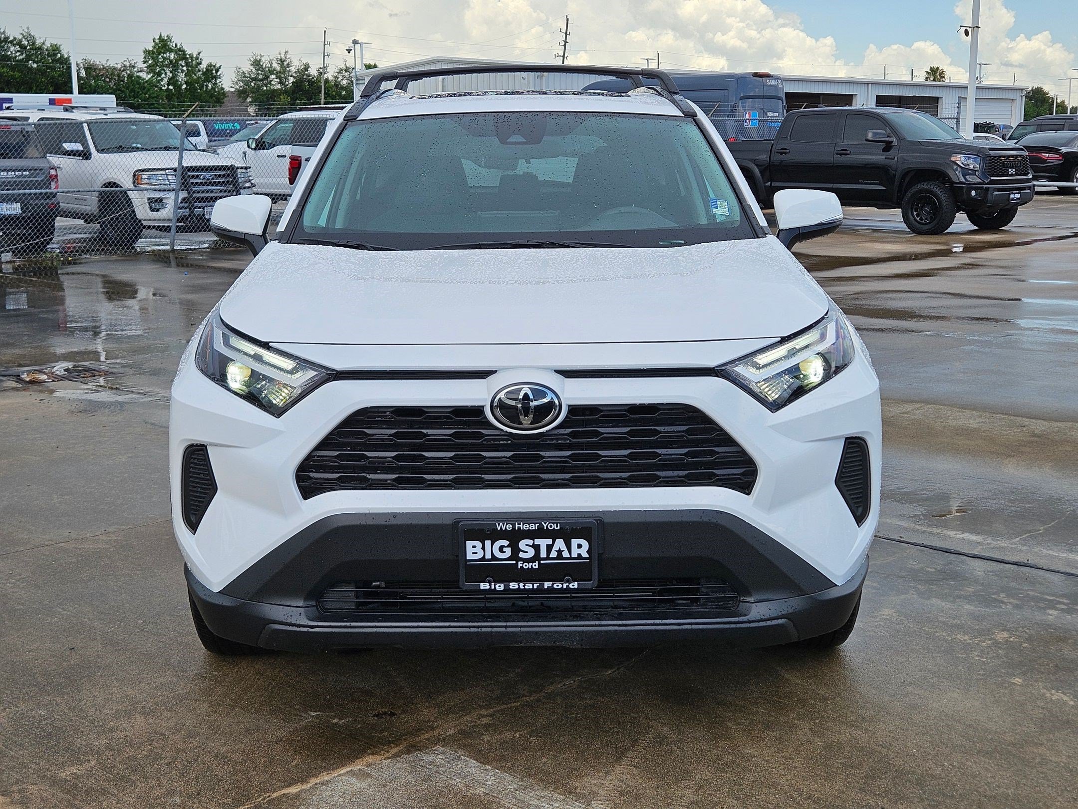 Used 2025 Toyota RAV4 XLE w/ Convenience Package FWD image 11