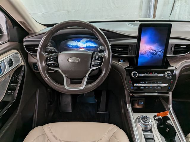 Certified 2023 Ford Explorer Platinum w/ Technology Package RWD image 28