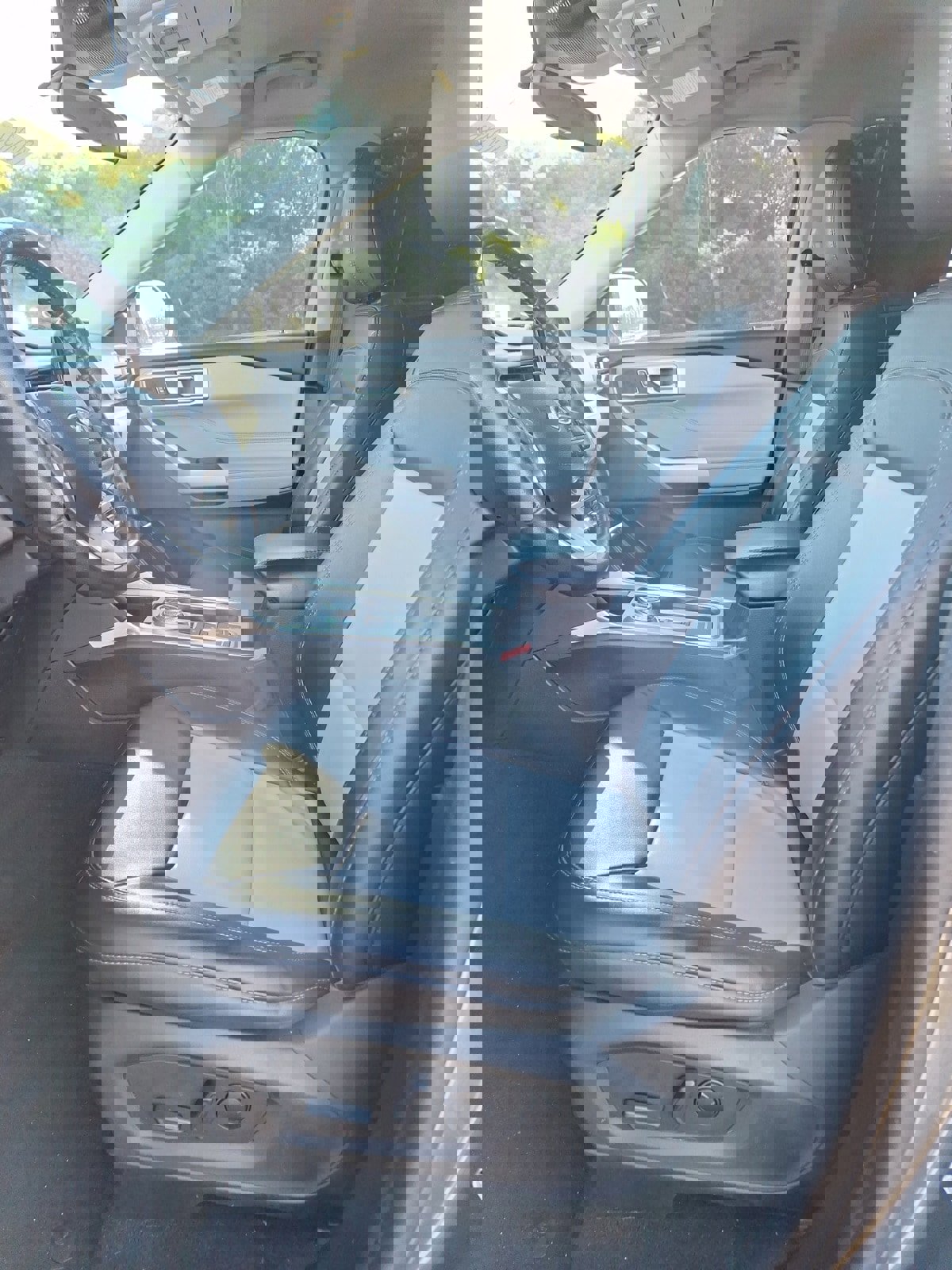 Certified 2023 Ford Explorer XLT w/ Equipment Group 202A image 8