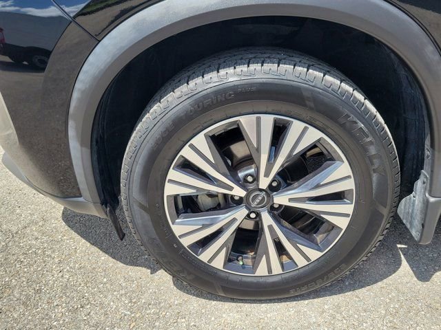 Used 2023 Nissan Rogue SV FWD image 8