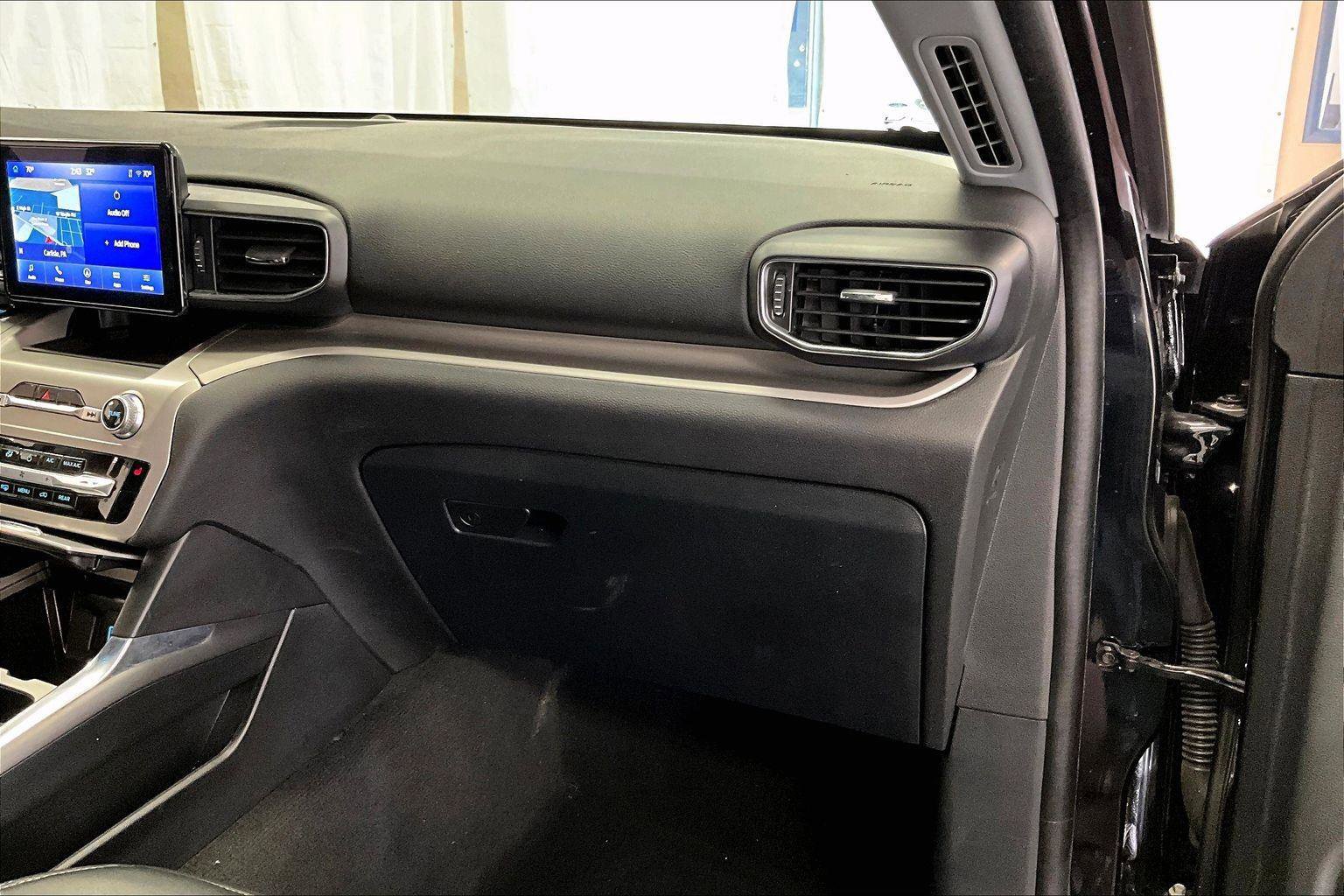 Certified 2022 Ford Explorer XLT w/ Equipment Group 202A image 15