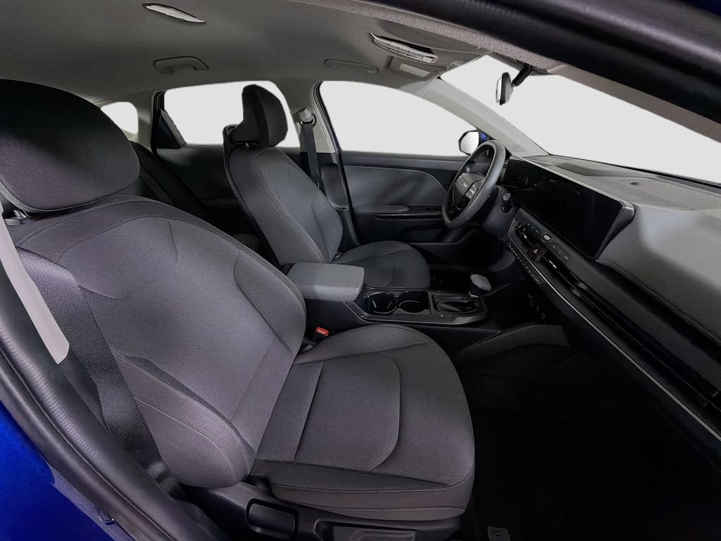 Used 2025 Kia K4 FWD image 29