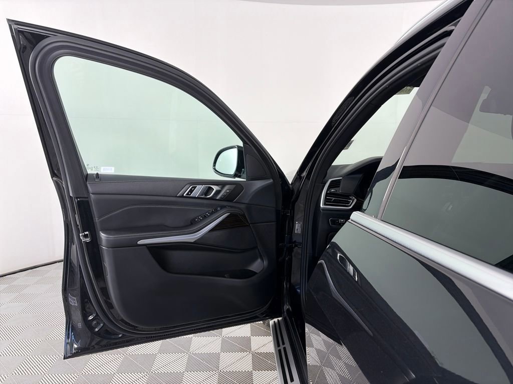 Used 2023 BMW X5 xDrive40i image 10