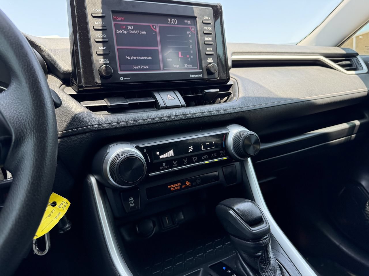 Used 2020 Toyota RAV4 LE FWD image 16