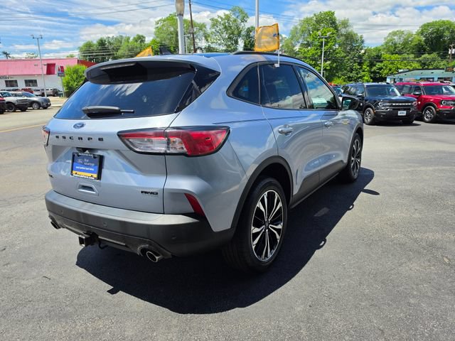 Certified 2022 Ford Escape SEL w/ SEL Stealth AWD Package image 9