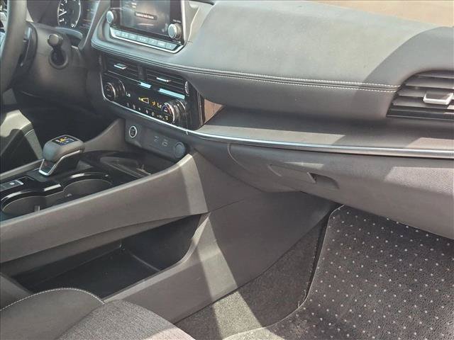 Used 2022 Nissan Rogue SV FWD image 21