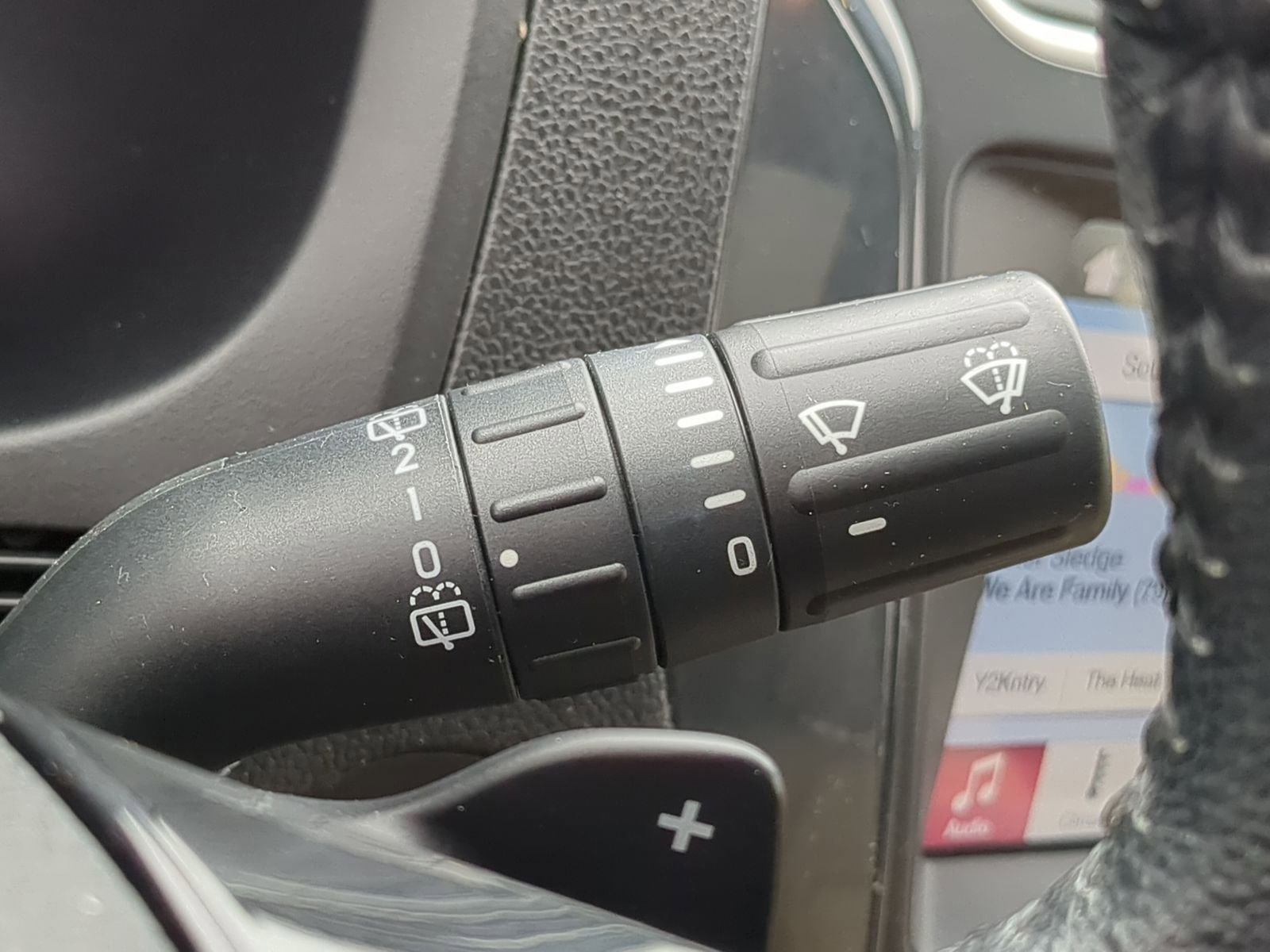 Certified 2017 Ford Explorer XLT w/ Equipment Group 202A image 34